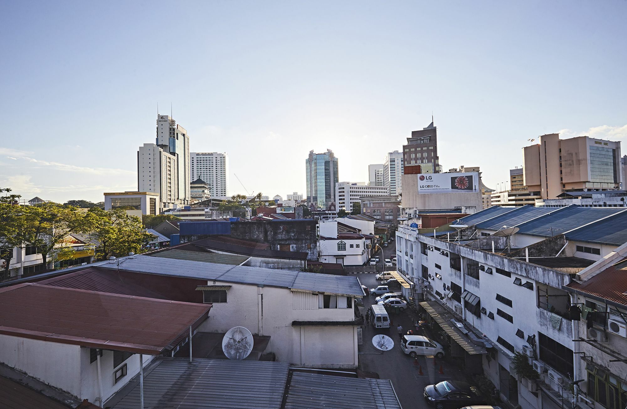 Meritin Hotel Kuching Zewnętrze zdjęcie